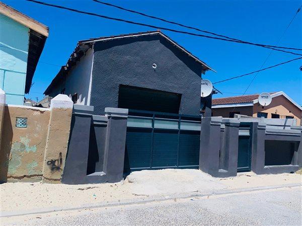 3 Bedroom Property for Sale in Sabata Dalindyebo Square Western Cape